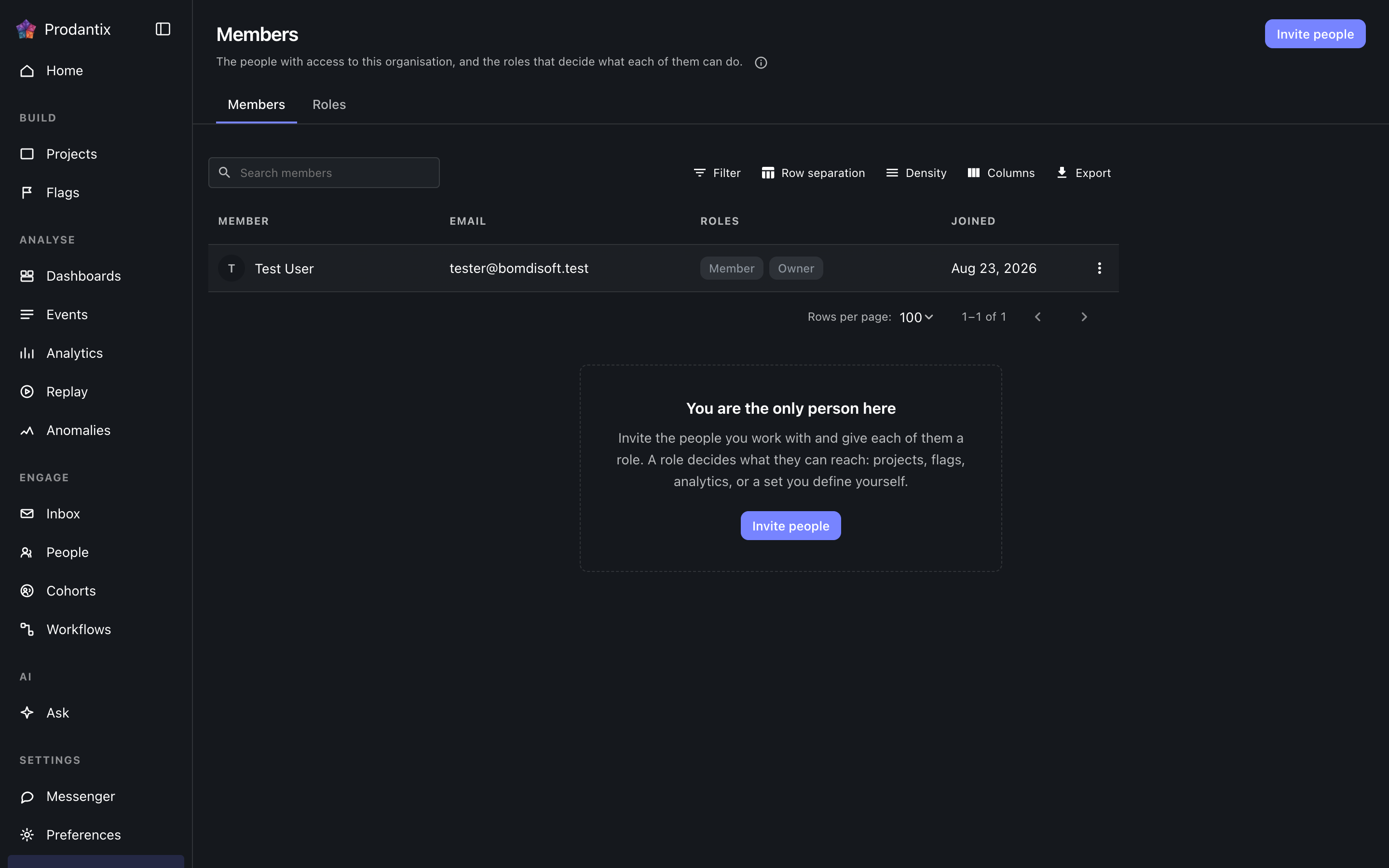 The members screen, Users tab, dark theme